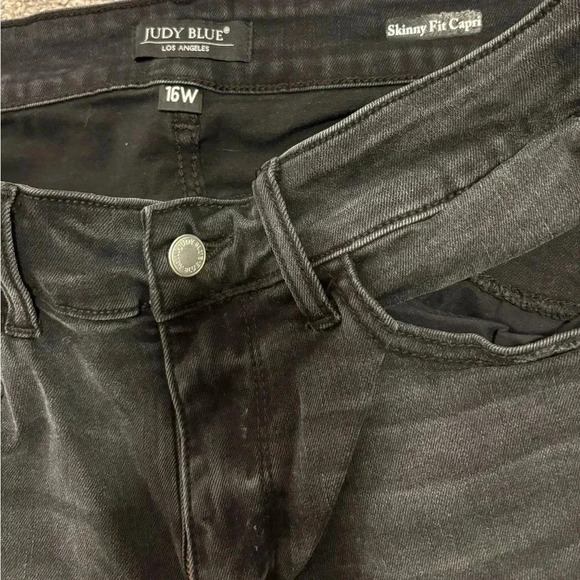 Judy Blue Black Distressed Ankle Jeans - Picture 2 of 3